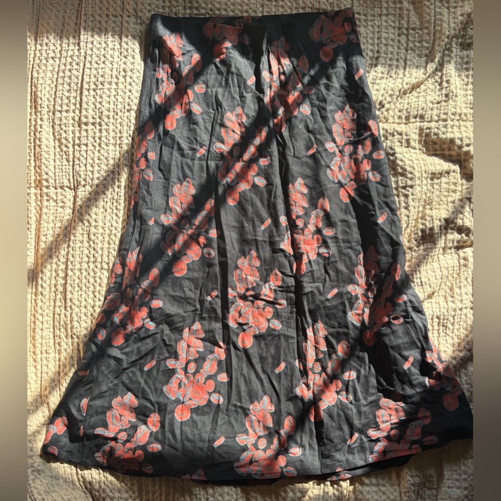 🍎OBEY Midi Skirt